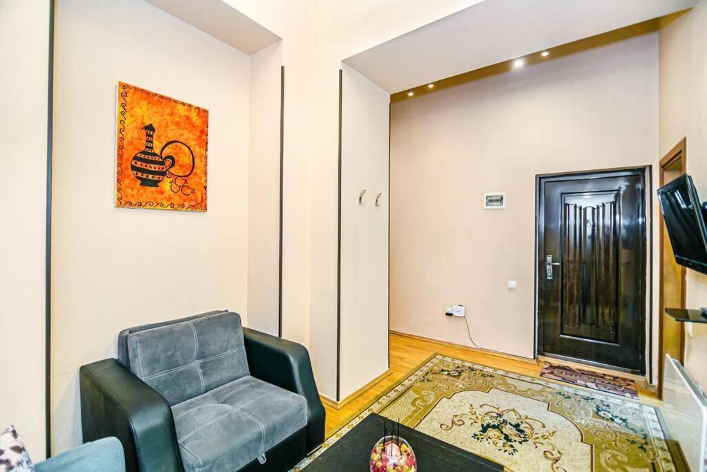 Apartment Azneft Meydani Baku Extérieur photo